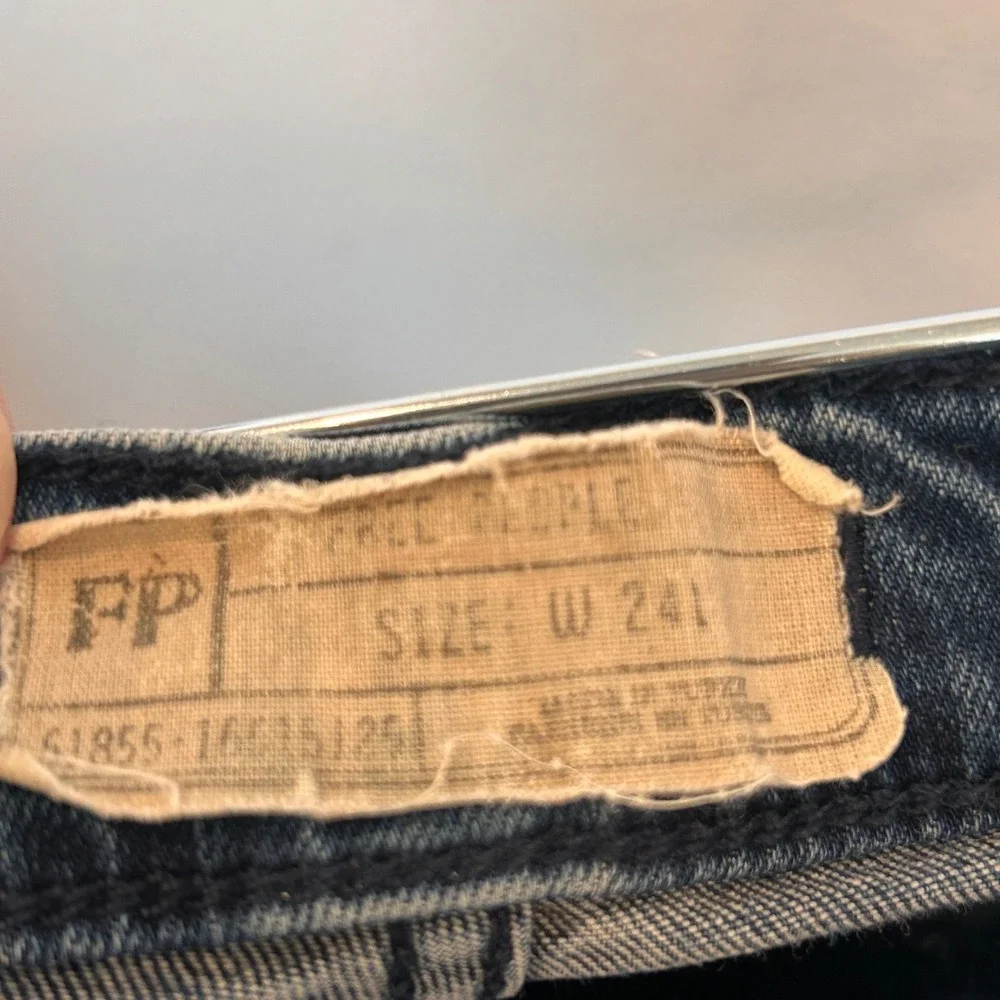 Free People Distressed Skinny Jeans Blue Medium Wash Knee Ripped Raw Hem 24